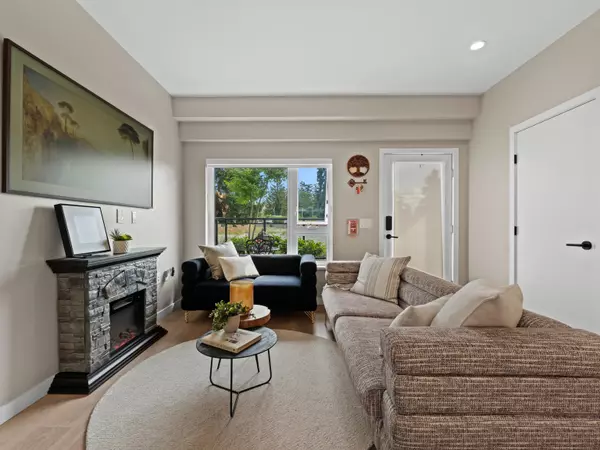 North Vancouver, BC V7L 1E1,565 E 2nd ST #161
