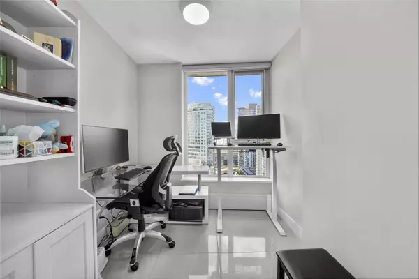 Vancouver, BC V6B 0J2,689 Abbott ST #2507