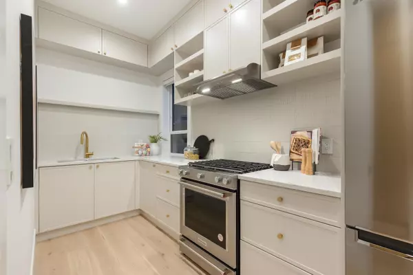 Coquitlam, BC V3K 1W9,2141 Palliser AVE