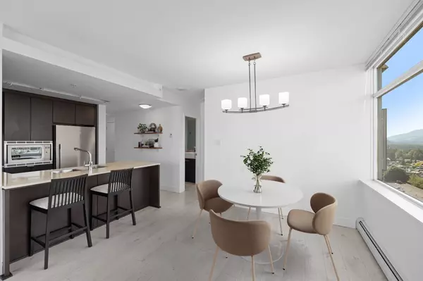 North Vancouver, BC V7M 0A7,158 W 13th ST #1302