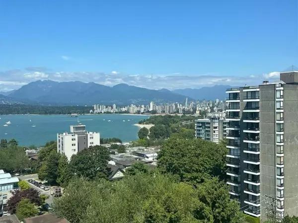 2445 W 3rd AVE #1104, Vancouver, BC V6K 4K6