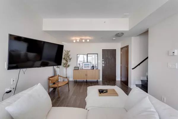 Vancouver, BC V6G 3K4,1420 W Georgia ST #2204