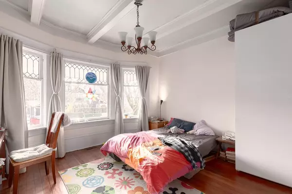 Vancouver, BC V6K 1W2,2483 W 6th AVE