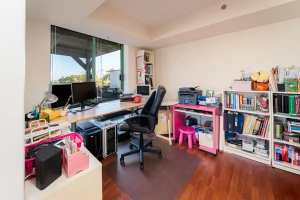 Vancouver, BC V5Z 4N5,518 W 14th AVE #804