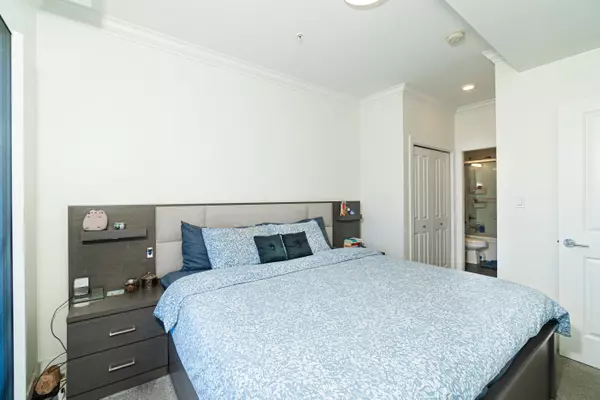 Port Coquitlam, BC V3C 0T2,2389 Hawthorne AVE #404
