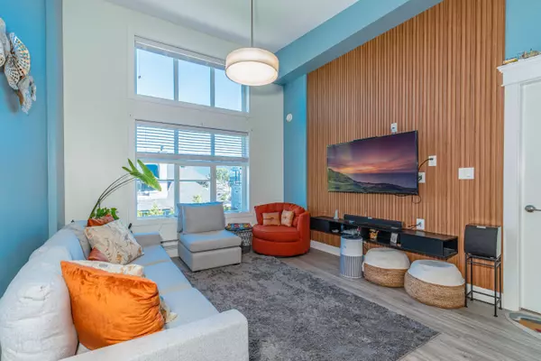 Port Coquitlam, BC V3C 0T2,2389 Hawthorne AVE #404