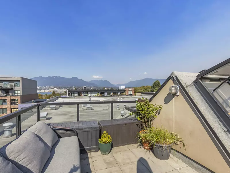 2150 E Hastings ST #PH20, Vancouver, BC V5L 0A5