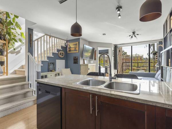 2150 E Hastings ST #PH20, Vancouver, BC V5L 0A5