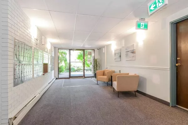 White Rock, BC V4B 3V5,1442 Blackwood ST #302