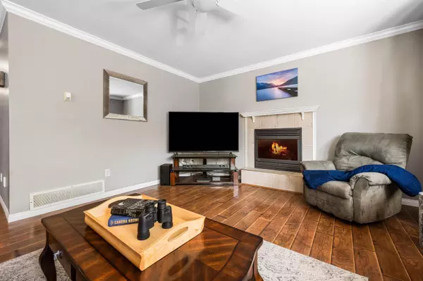 200 Lakeshore DR Cultus Lake, BC V2R 5A1