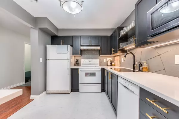 Maple Ridge, BC V2X 3N7,22233 River RD #212