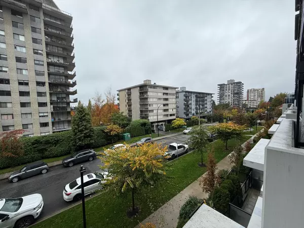 North Vancouver, BC V7L 0H1,108 E 8th ST #202