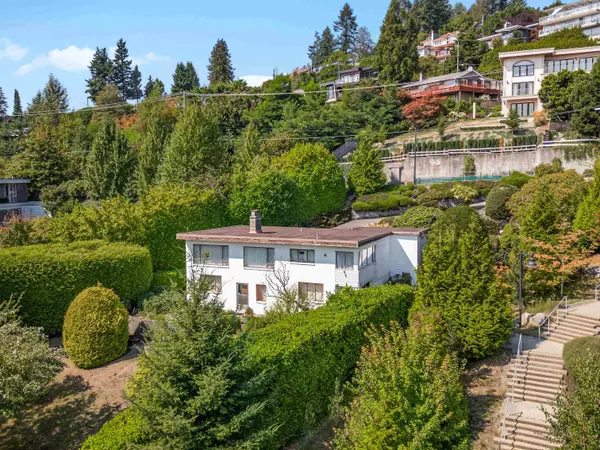 940 Keith RD, West Vancouver, BC V7T 1M3
