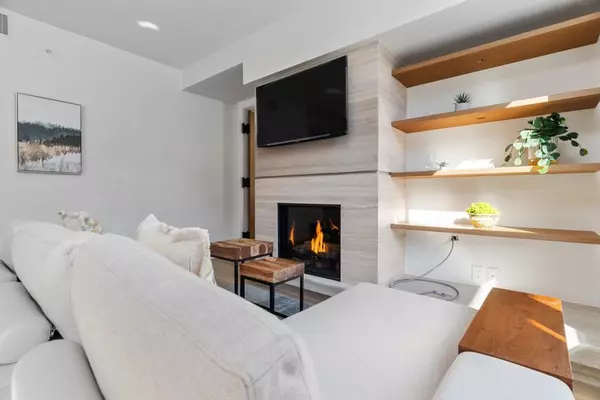 6687 Nelson AVE #604 West Vancouver, BC V7W 2B2