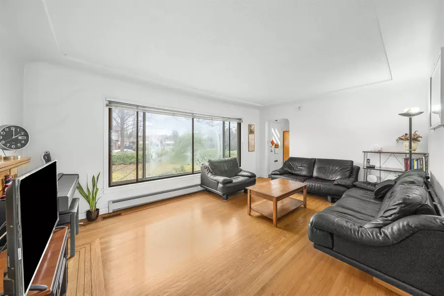 1371 Duthie AVE, Burnaby, BC V5A 2R5