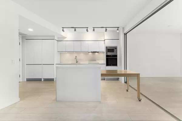 Vancouver, BC V5T 0K4,180 E 2nd AVE #823