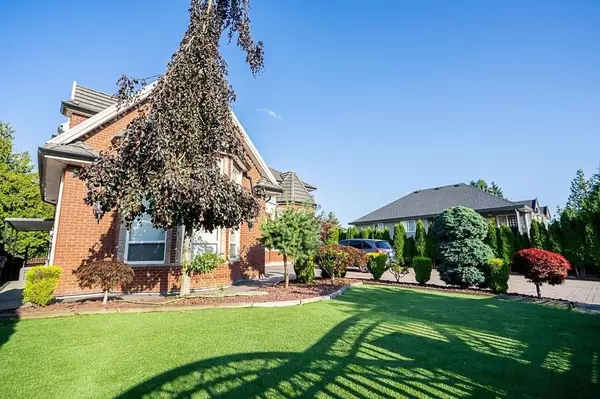 Surrey, BC V3V 4X6,9316 125 ST
