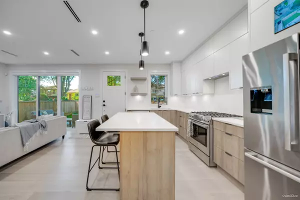 Vancouver, BC V5K 2Y4,2558 William ST