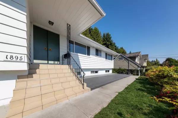 West Vancouver, BC V7V 2Z5,1895 Rosebery AVE