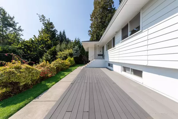 West Vancouver, BC V7V 2Z5,1895 Rosebery AVE