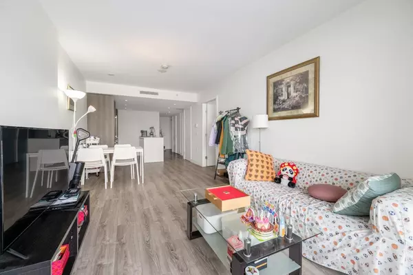 Richmond, BC V6Y 0L6,6328 No. 3 RD #720