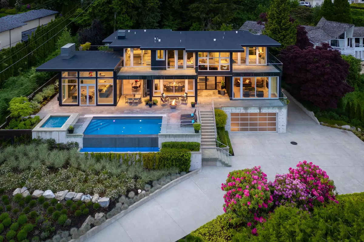 West Vancouver, BC V7S 1Z3,1065 Groveland RD
