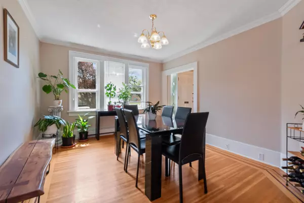 Vancouver, BC V6M 2H7,1945 W 45th AVE