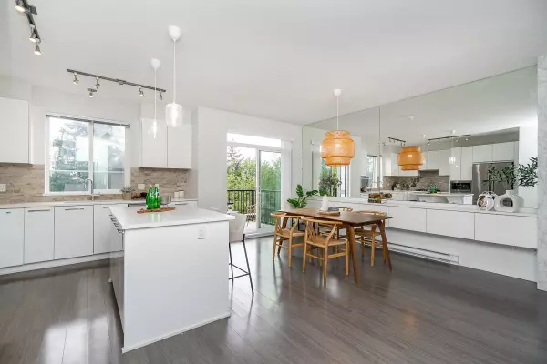 Coquitlam, BC V3E 0N2,3500 Burke Village Promenade #140