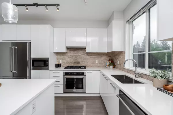 Coquitlam, BC V3E 0N2,3500 Burke Village Promenade #140