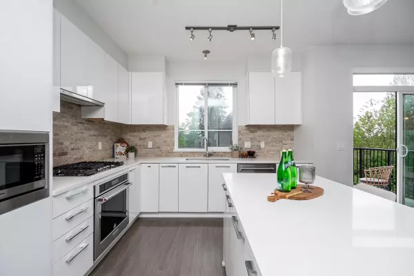 Coquitlam, BC V3E 0N2,3500 Burke Village Promenade #140