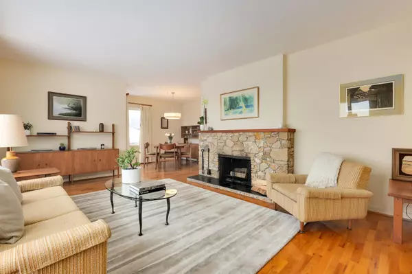 West Vancouver, BC V7T 2E4,1165 Lawson AVE