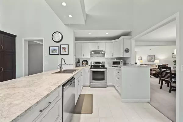 Coquitlam, BC V3B 7J1,1154 Westwood ST #401