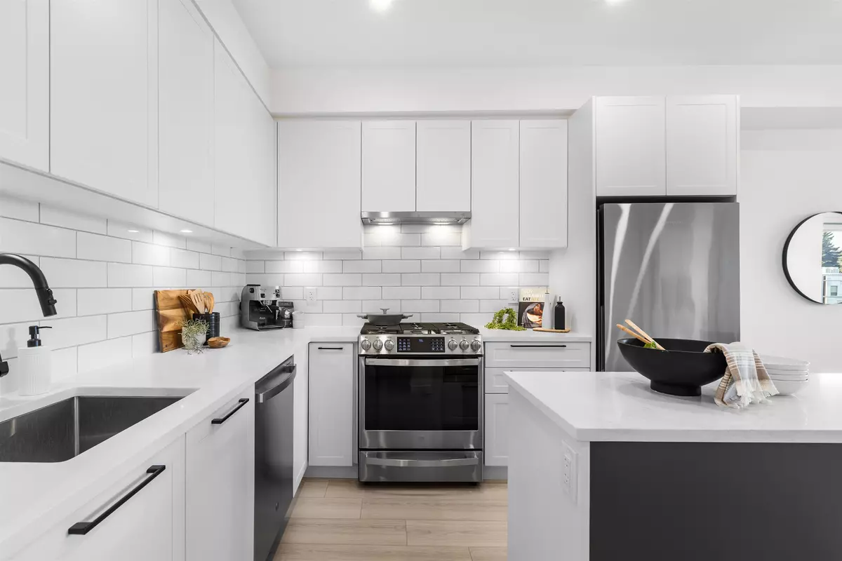 Abbotsford, BC V2T 0L3,32174 George Ferguson WAY #405