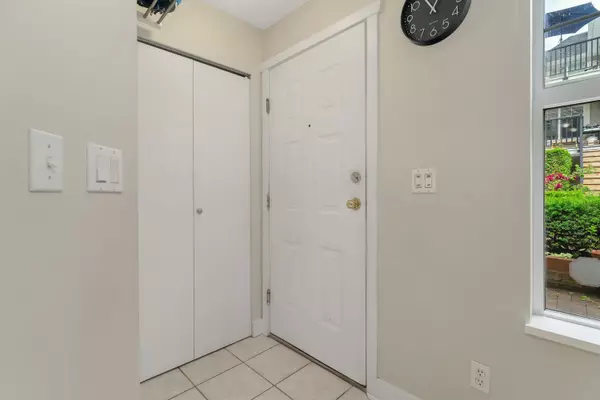 Burnaby, BC V3N 1A3,7071 Edmonds ST #16