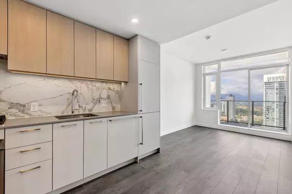 Burnaby, BC V5H 0L3,6468 Willingdon AVE #3208