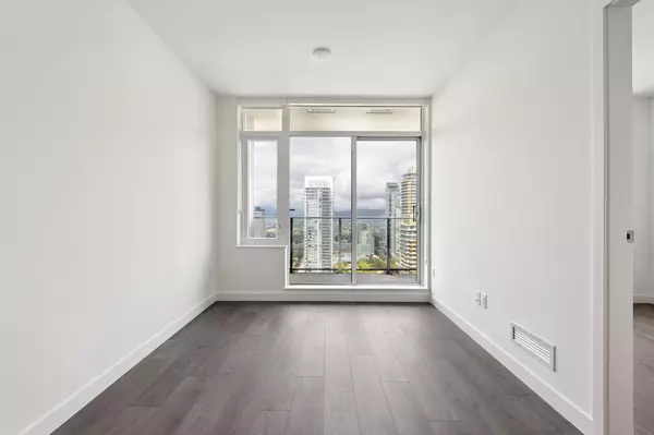 Burnaby, BC V5H 0L3,6468 Willingdon AVE #3208