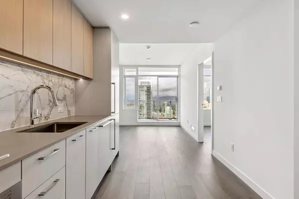 Burnaby, BC V5H 0L3,6468 Willingdon AVE #3208