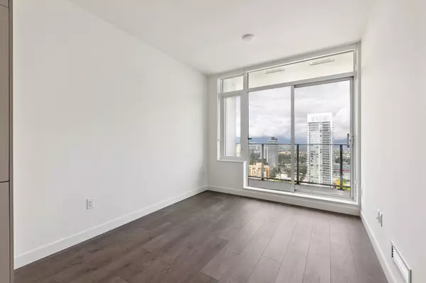 Burnaby, BC V5H 0L3,6468 Willingdon AVE #3208