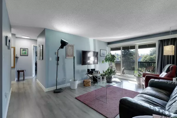 Burnaby, BC V3N 4P5,9857 Manchester DR #409