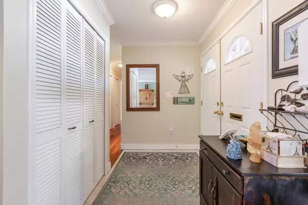 Surrey, BC V4A 5V4,1753 146 St ST