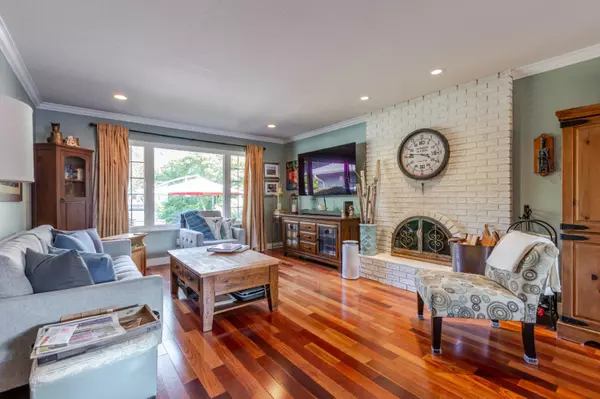 Surrey, BC V4A 5V4,1753 146 St ST