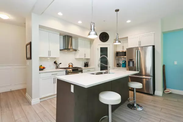 Chilliwack, BC V2R 4V7,46981 Russell RD #B
