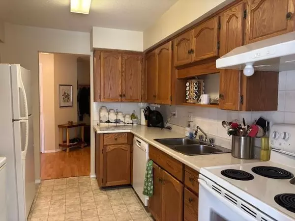 Abbotsford, BC V2T 3J8,2425 Church ST #108