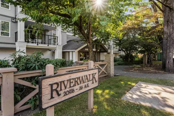 Langley, BC V3A 7Z2,20976 56 AVE #210