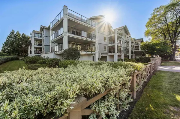 Langley, BC V3A 7Z2,20976 56 AVE #210