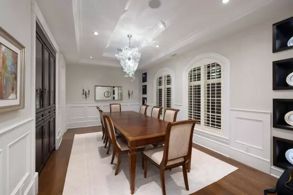 2912 Mathers AVE West Vancouver, BC V7V 2K1