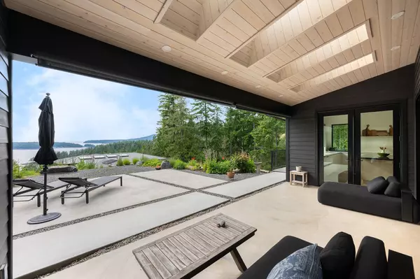 Bowen Island, BC V0N 1G2,1620 Evergreen LN