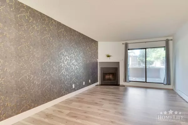 Surrey, BC V3R 8A3,10560 154 ST #105