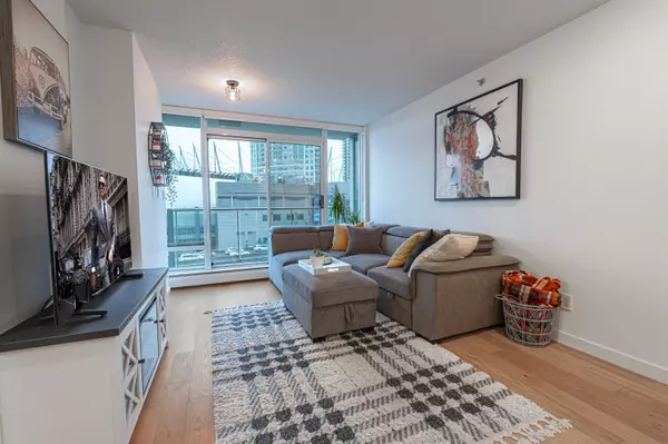 Vancouver, BC V6B 0B9,688 Abbott ST #1003