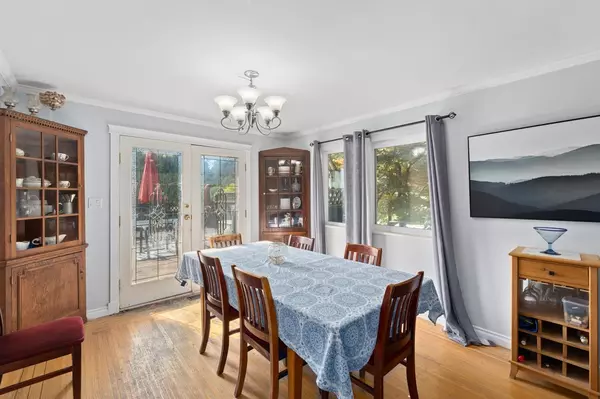 Vancouver, BC V6N 1X8,6530 Dunbar ST